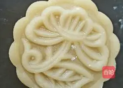 Lotus Paste and Cranberry Illustration of how to make raspberry mooncakes 7