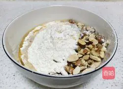 Illustration of making five-nut mooncakes 6