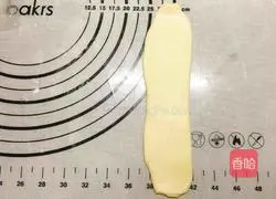 Illustration of how to make fresh meat mooncakes 12