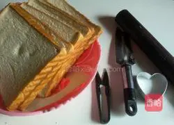 Illustration of how to make toast roses 1