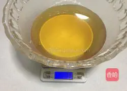 Illustration of how to make red bean paste mooncakes 1