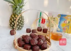 Illustration of how to make mini tiger mooncakes 13