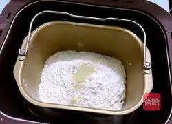 Illustration of how to make milk-flavored steamed buns 1