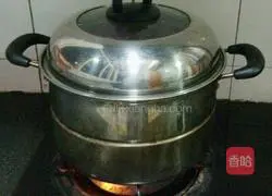 Illustration of how to make purple sweet potato and bean paste mooncakes 8