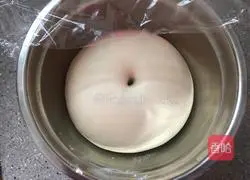 Illustration of making borscht bread 3