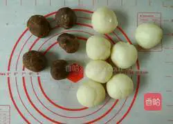 Illustration of how to make colorful snowskin mooncakes 9