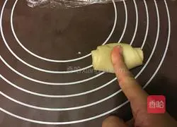 Illustration of how to make bean paste mooncakes 13