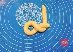 Illustration of how to make braided milk bread 5