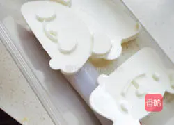 Bake with Little Bear Illustration of how to make toast 1