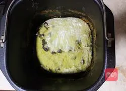 Illustration of how to make matcha whole wheat honey bean toast 6