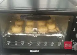 Illustration of how to make purple sesame oil mooncakes 16