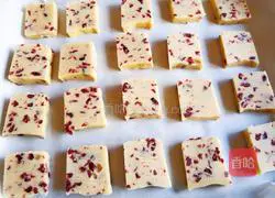 Illustration of how to make cranberry cookies 11