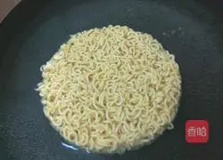 Illustration of how to make creative toast cup 2