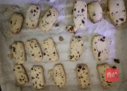 Crander Illustration of how to make raspberry cookies 8