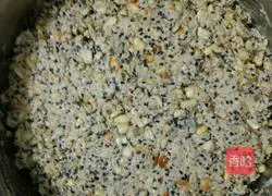 Illustration of how to make nut mooncakes 2