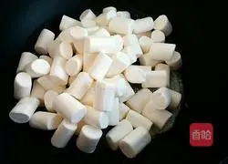 Cranberry Nougat Recipe Illustration 4