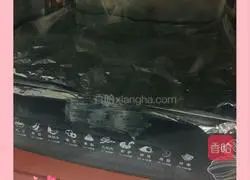 Illustration of how to make crab mooncakes 24