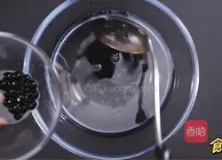 Illustration of how to make thick pearl milk tea toast 6