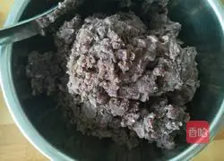 Mooncake red bean paste filling illustration 3