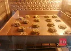 Illustration of how to make matcha flower-shaped biscuits 14