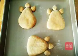 Illustration of how to make a bear bag 12