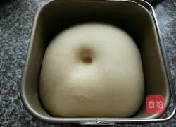 Illustration of how to make bean paste bread rolls 4