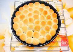 Illustration of how to make money buns 15