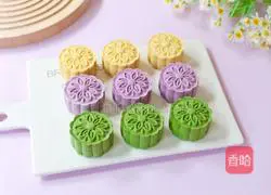 Fragrant rice moon cake Illustration of how to do it 17