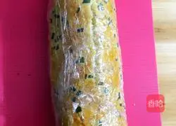 Illustration of how to make meat floss rolls 17