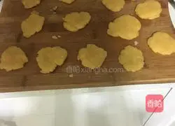 Illustration of how to make microwave biscuits 9