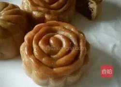 Illustration of making Cantonese-style mooncakes with bean paste 20