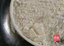 Illustration of how to make lotus paste and egg yolk mooncakes 2