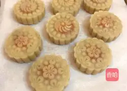 Cantonese egg yolk mooncake recipe 9