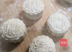 Illustration of how to make steamed mooncakes with bean paste filling 7