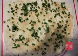 Illustration of how to make braided onion bread 3