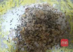 Illustration of how to make walnut, hazelnut and black sesame children's biscuits 8