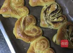 Coconut heart-shaped bread without butter version illustration 15