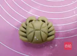 Illustration of how to make bean paste mooncakes 16