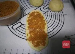 Illustration of how to make sweet bean and meat floss toast 8