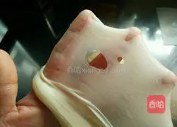 Illustration of how to make condensed milk toast 7