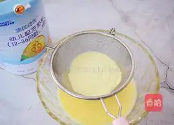 Illustration of how to make cartoon milk biscuits 5