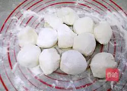 Illustration of how to make fried buns 6