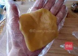 Illustration of how to make Cantonese-style mooncakes 9