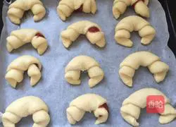 How to make poppy strawberry jam buns Illustration 9