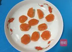 Illustration of how to make bean paste and egg yolk mooncakes 4