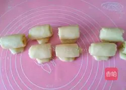 Illustration of how to make fresh meat mooncakes 9