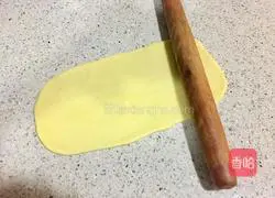 Illustration of how to make caterpillar bread 8