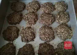 Illustration of making jujube oatmeal biscuits 6