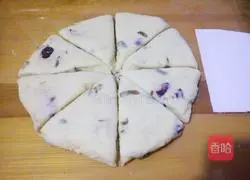 Illustration of how to make dried fruit scone 11