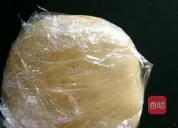 Illustration of how to make lotus paste and egg yolk mooncakes 2